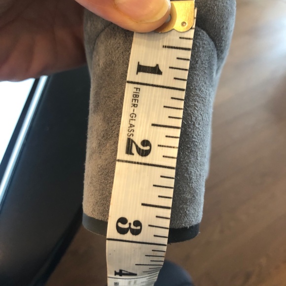 M. Gemi light grey suede pumps. - Picture 4 of 7